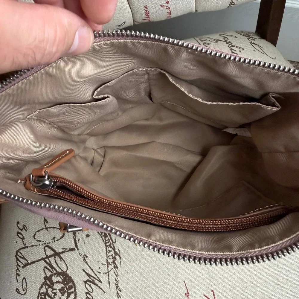 The Sak Lavender Pink Leather Crossbody Bag Tan Trim Pebbled Purse Zip Top EUC